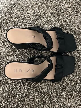 Unisa Black Ruched Double-Strap Slide Mules